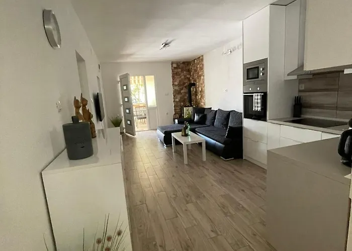 Innova Travelvir - Mateo Apartament